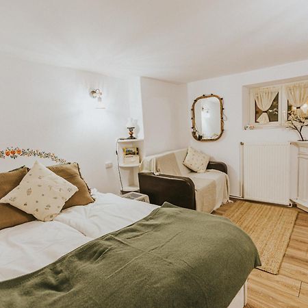 Republicii Rustic Apartament In Brasov City Center Luaran gambar