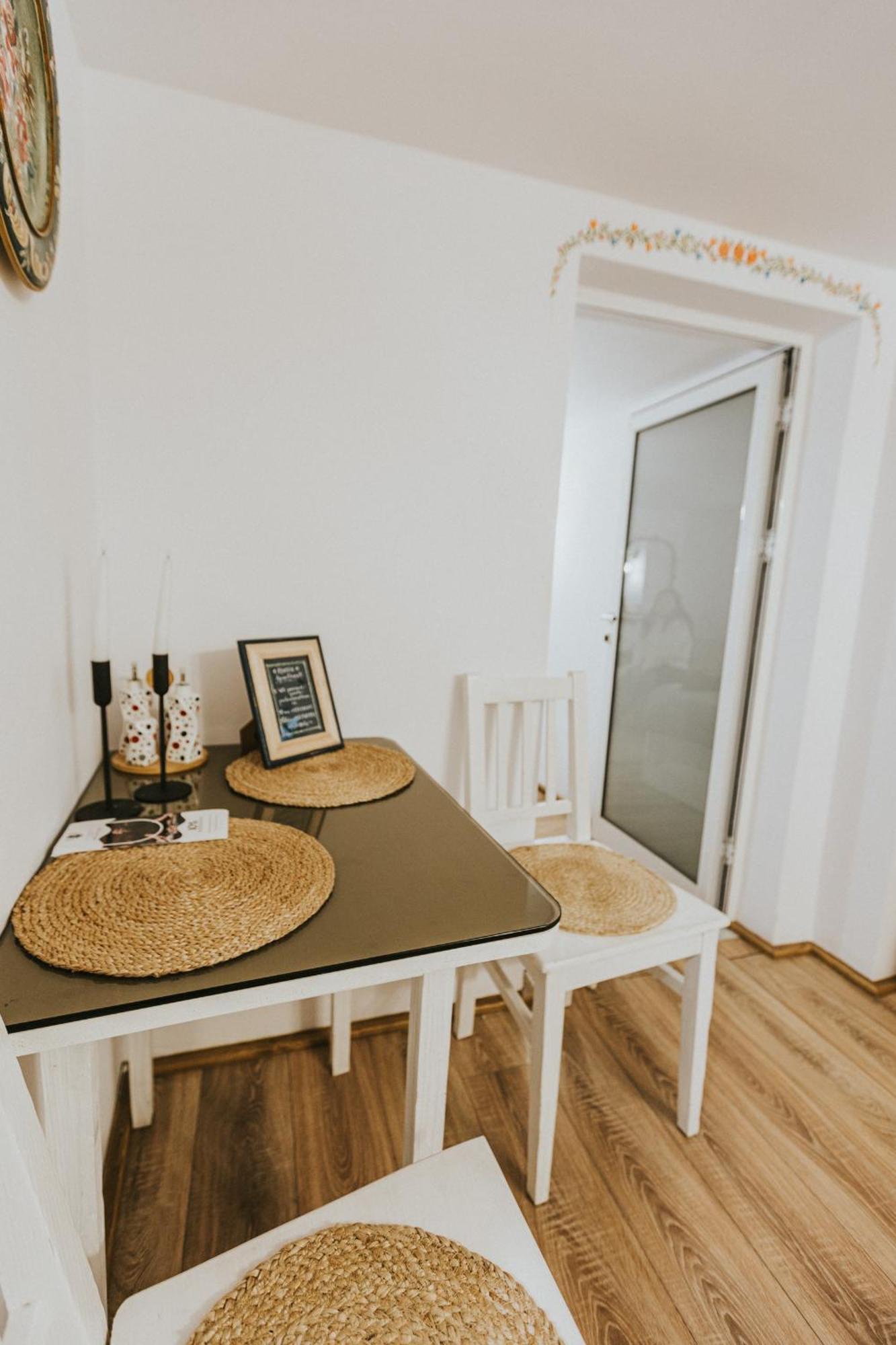 Republicii Rustic Apartament In Brasov City Center Luaran gambar